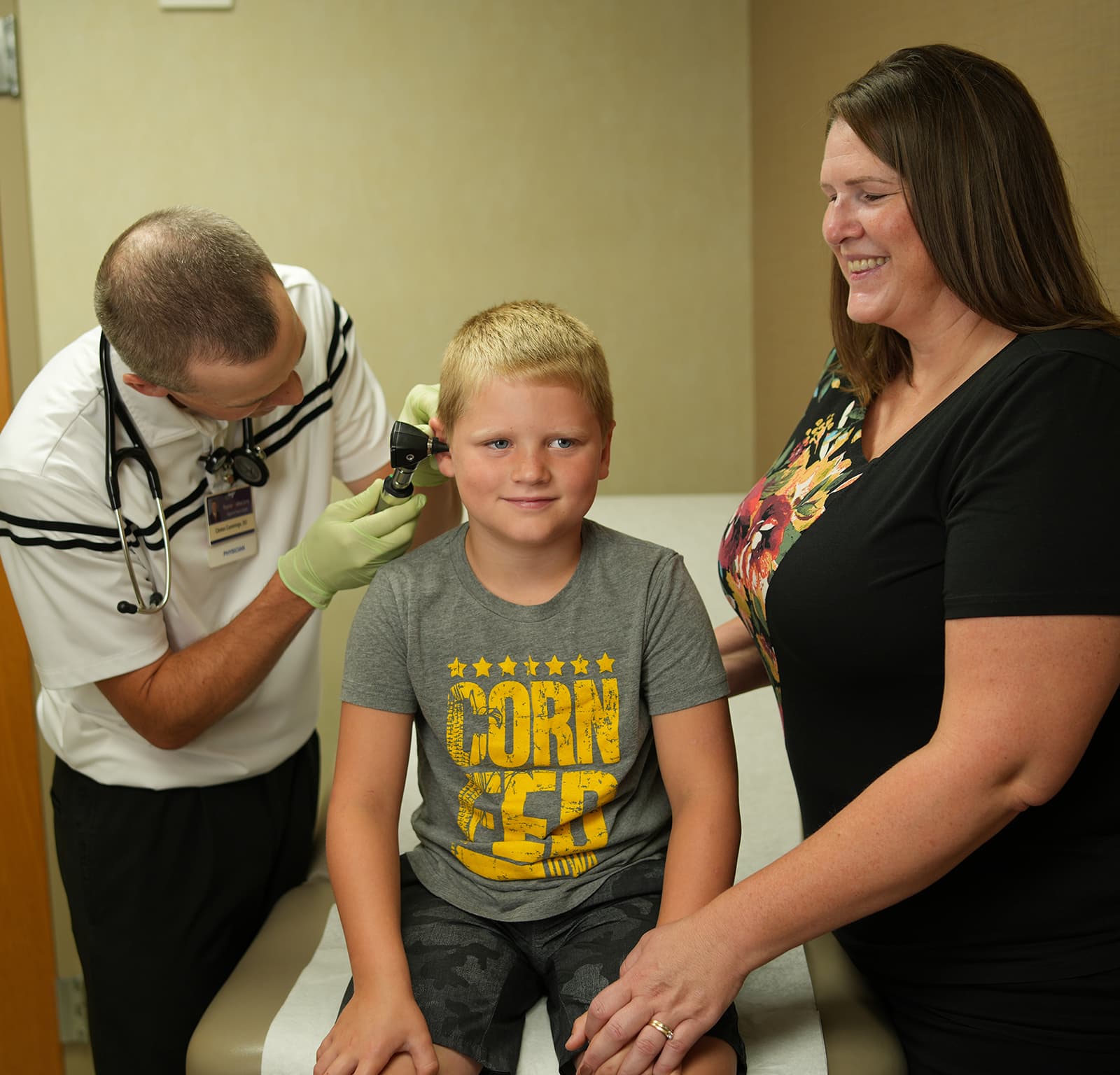 316_Dr.-Cummings-with-Hillers