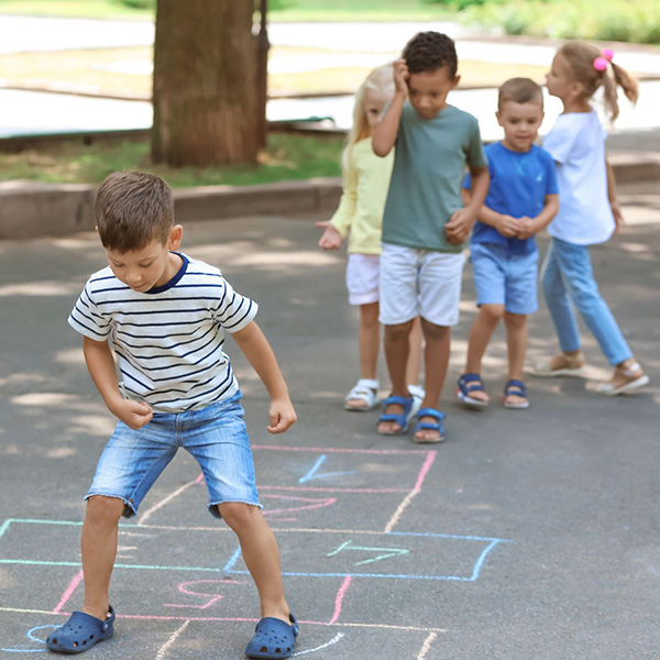 RMC Parents As Teachers Encourages Families to Take Learning Outside